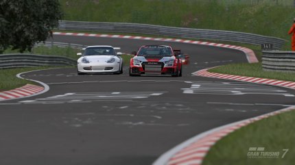 Der Gameplay-Vergleich mit Forza Horizon 5 hinkt, doch optisch steht GT7 dem Arcade-Racer in nichts nach.
