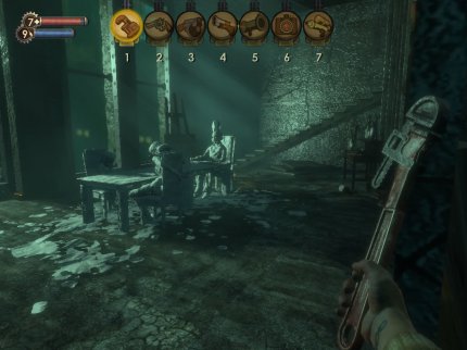 Bioshock erzählte abseits der Hauptgeschichte viele kleine Nebenhandlungen. Oft geschah dies durch die Levelarchitektur selbst oder auch durch Tonbandaufnahmen.