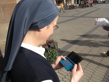 Nintendo-3DS-Verkaufsstart: Der Test in der Fußgängerzone!