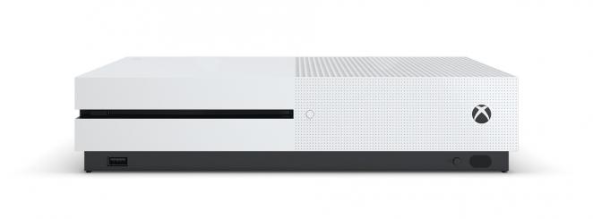 Das ist die neue Xbox One S. Im Vergleich zur Originalkonsole ist das Slim-Modell um 40 Prozent kleiner.