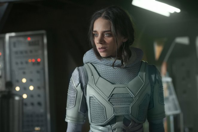 Obwohl Ghost (Hannah John-Kamen) eigentlich eine interessante Motivation hat, bleibt ihre Rolle weitestgehend blass.