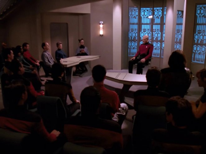 In der Folge„Das Standgericht“ hält Picard eine Rede gegen Demagogen und despotische Herrscher und für grundlegende Bürgerrechte in Krisenzeiten. &nbsp;