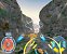 Der Canyon im ersten Level ist noch einfach zu durchfliegen, sp&auml;ter geht&rsquo;s bei Nacht durch eine deutlich engere Version.