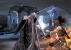 Filmversoftungen erscheinen in der Regel vor dem Start des Kinostreifens. So auch Der Herr der Ringe: Die zwei Türme. Ursprünglich war eine PC-Umsetzung angedacht, doch die musste Electronic Arts aufgrund des knappen Zeitbudgets streichen. Erst das Sequel erschien wieder für Windows. 