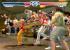 Xiaoyu konnte den Kick blocken, der Zuschauer hinter ihr nicht!