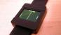 Eine Armband-Uhr mit integriertem Pong-Spiel. Nur die Zeit lässt sich nicht anzeigen.