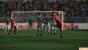 Mit Wumms! In PES 10 gleicht kein Tor dem anderen, selbst Distanzschüsse klappen.