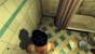 <strong>Kapitel 10 - Zimmerservice / Chapter 10 - Room Service:</strong> Im Badezimmer von Vitos Haus, das direkt an sein Schlafzimmer angrenzt: Erst nachdem ihr vom Telefon geweckt werdet, liegt das Heft neben der Badewanne.