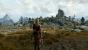 <strong>Skyrim</strong> - Auf dem ersten Weg nach Weißlauf sind wir geplättet von der eindrucksvollen Kulisse. Wir wollen sofort Rohstoffe finden, Schmieden, Craften und mehr. Was für eine Spielwelt.
