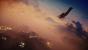 <strong>Einfach fallen lassen</strong> - Ihr habt ein Faible für Extremsportarten? Kein Problem, Free Falling ist in Just Cause 3 schon jetzt ein großer Spaß. Einfach mit einem Flugzeug mehrere Kilometer in die Höhe sausen, aussteigen und gen Boden schießen. Das hat den Vorteil, dass ihr während des minutenlangen Falls andere Aufgaben erledigen könnt, etwa Fußnägel schneiden oder Augenbrauen zupfen. Egal ob ihr unten in Pfannkuchenform aufschlagt oder euch doch noch im letzten Moment mit Wingsuit und Fallschirm retten könnt: Der Adrenalinschub während des Trips ist unvergleichlich!