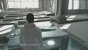 Desmond Miles beäugt zum ersten Mal den Animus. Die Rahmenhandlung spielte in jedem Assassin’s Creed eine Rolle, wurde aber teils in Third- und teils in First-Person-Passagen umgesetzt.&nbsp;