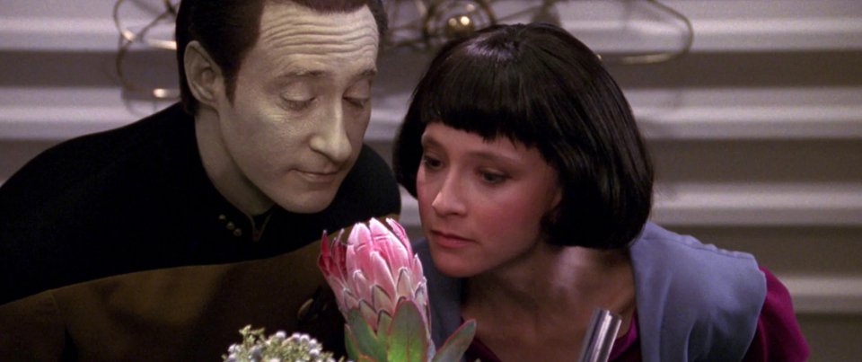 Picard hatte schon immer eine komplexe Beziehung zu seinen Androiden Freunden – und in „Datas Nachkomme“ verteidigt er seine Anschauungen. <br> &nbsp;