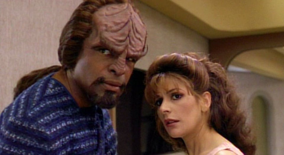 Mariana Sirtis und Michael Dorn verband zunächst eher nervöse Anspannung. Später wurde daraus jedoch eine echte Freundschaft, die heute noch besteht. <br> &nbsp;