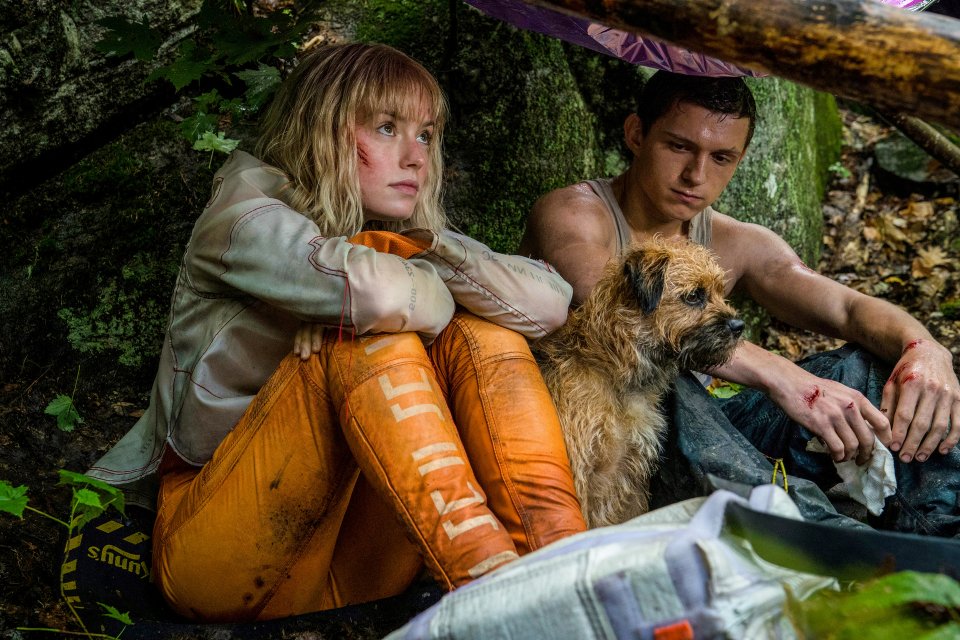 <strong>Küssen oder nicht?</strong> Die Beziehung von Todd und Viola beschränkt sich auf ein 'Hilfe, ein Mädchen!' und pubertäres Verliebtsein seitens Todd und komplette Leere im Falle von Viola. Daisy Ridley bekommt leider überhaupt nichts zu tun im Sci-Fi-Film.