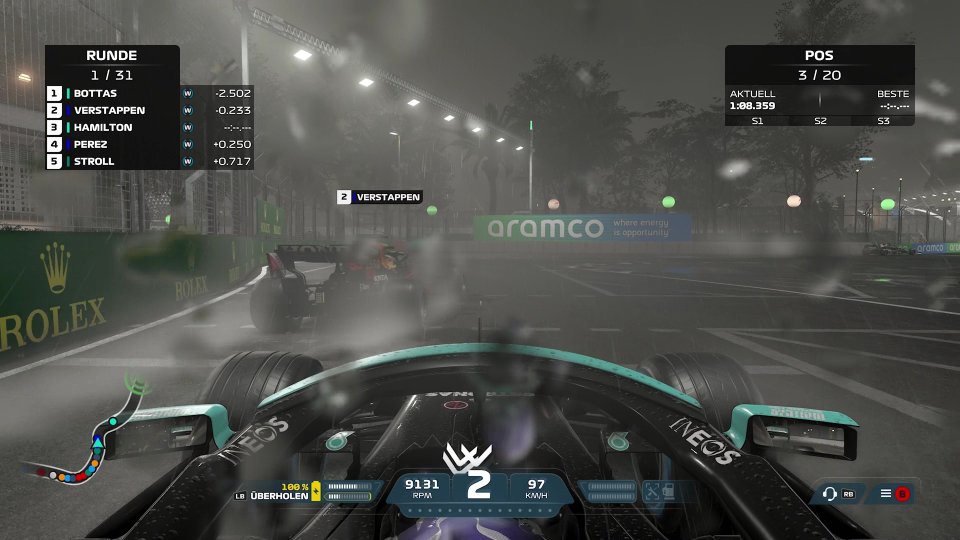 <strong>PC, Playstation und Xbox vereint?</strong> Durch die EA-Übernahme stehen die Chancen tatsächlich ziemlich gut, dass F1-Fans endlich die Crossplay-Funktion bekommen! Egal ob man unterschiedliche Gaming-Plattformen besitzt, zusammen (oder gegeneinander) um den Titel kämpfen wäre ein großartiges Feature für F1 2022!