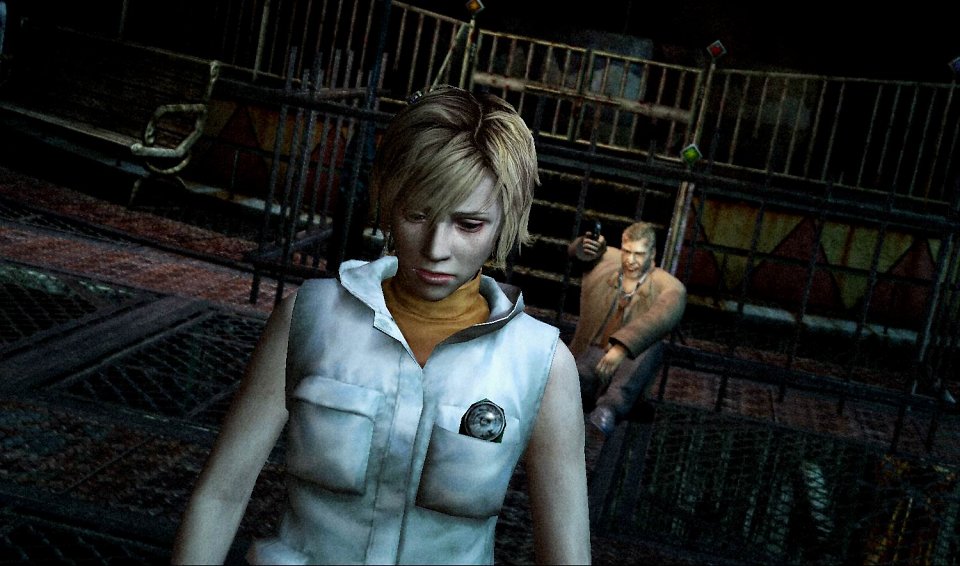 Heather Mason aus Silent Hill 3 wird von Douglas mit einer Pistole bedroht.